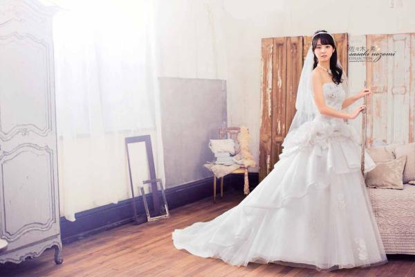 佐々木希ちゃんプロデュースのウェディングドレス・カラードレス「佐々木希コレクション」カタログ♡ | Marry Jocee